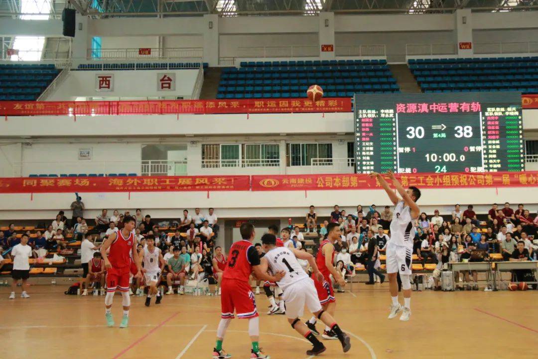 爱游戏下载-夺冠首场状态出色，勇士观众沸腾！，TheShy重返赛场上演精彩一战的简单介绍